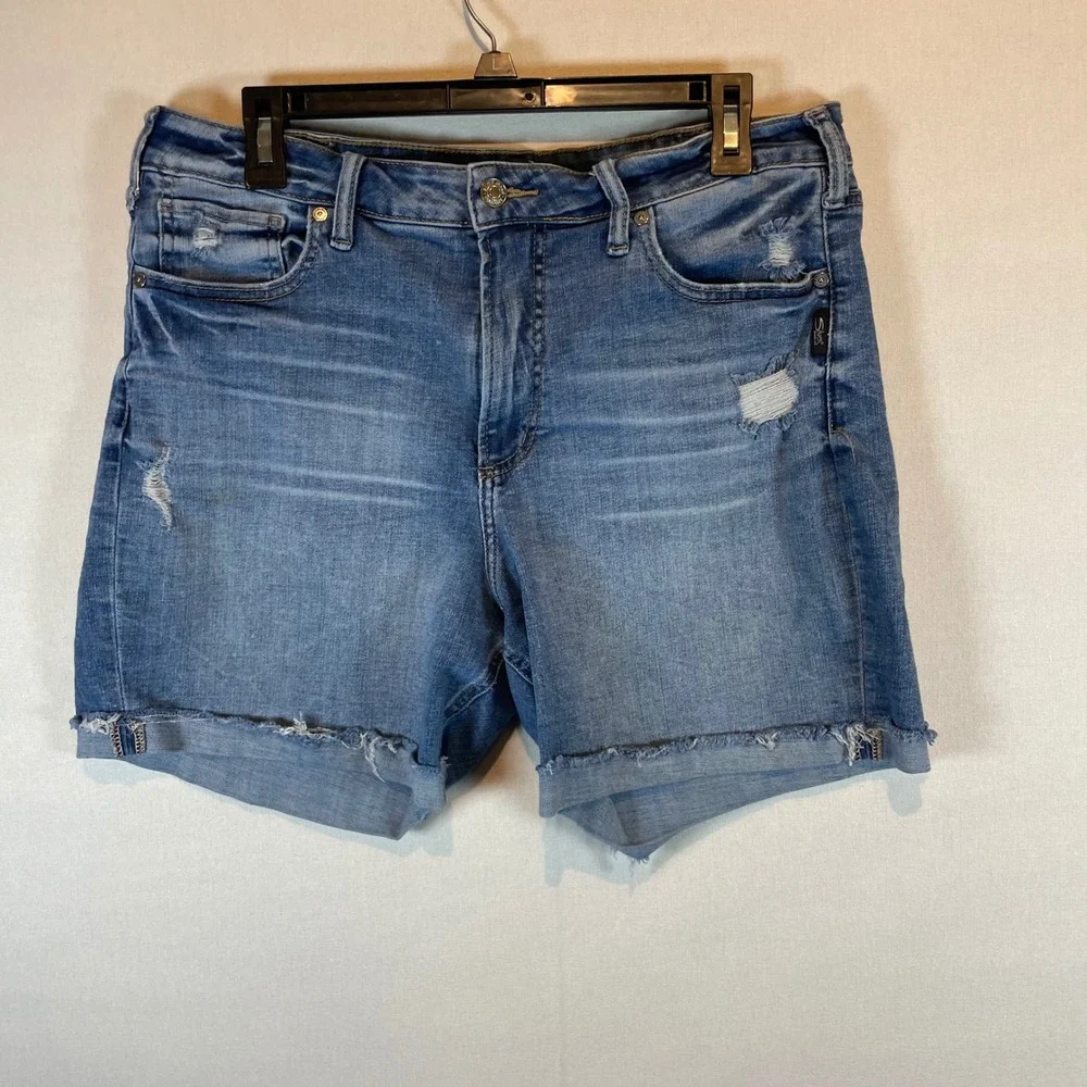 Silver Jeans Co Sure Thing Long Shorts Medium‎ Wash Distressed Denim W32 L6.5